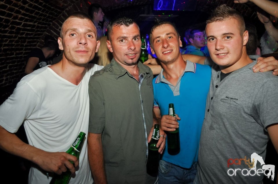 Party în Club Escape, 