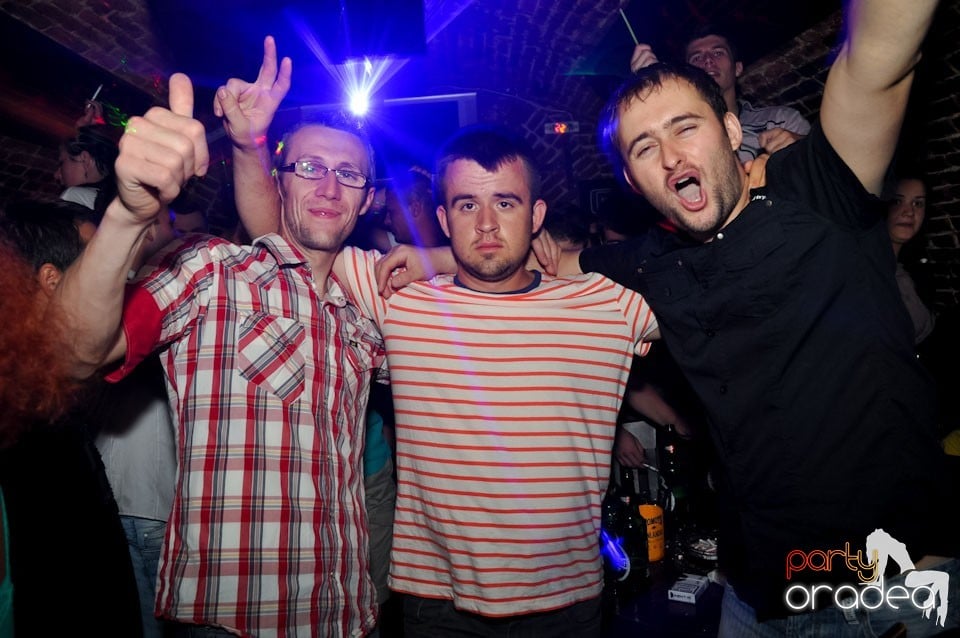 Party în Club Escape, 