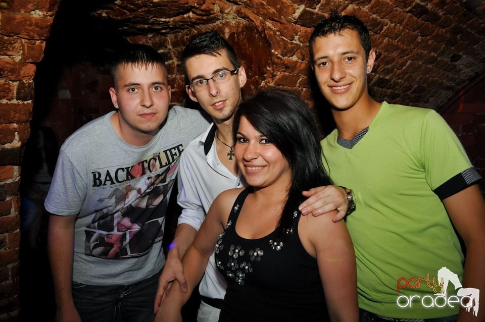 Party în Club Escape, 