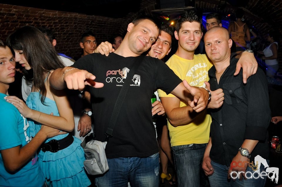 Party în Club Escape, 