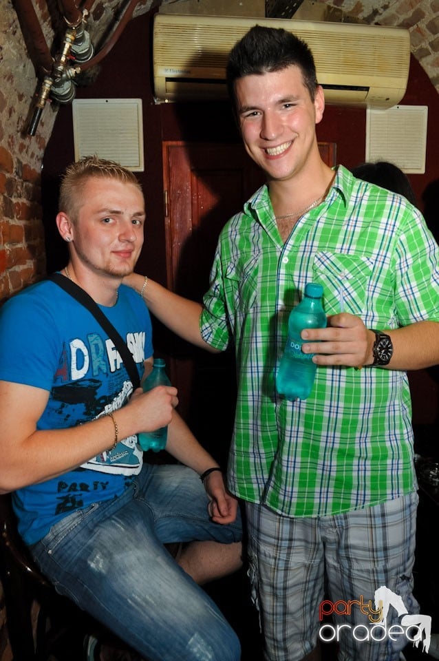 Party în Club Escape, 