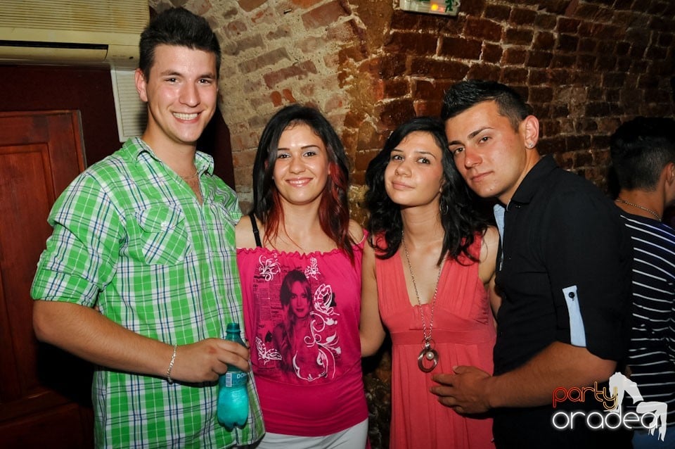 Party în Club Escape, 
