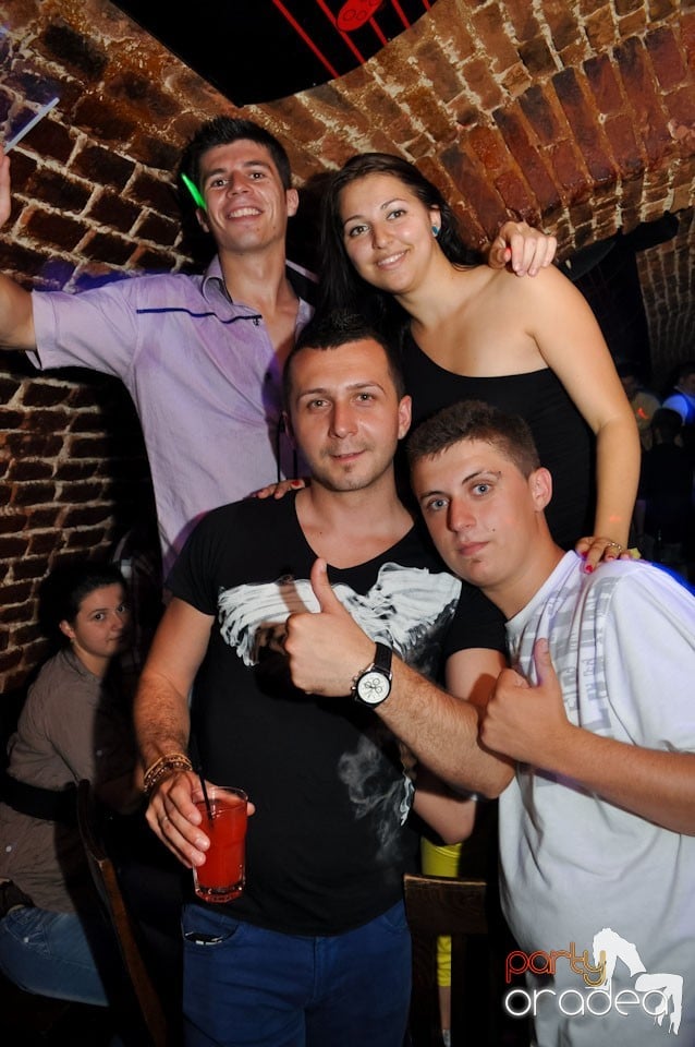 Party în Club Escape, 