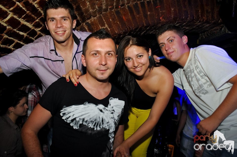 Party în Club Escape, 