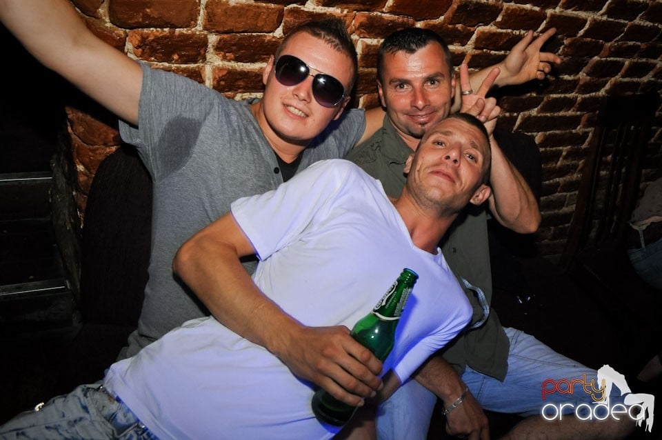 Party în Club Escape, 