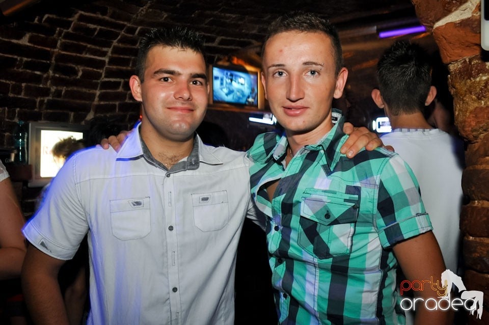 Party în Club Escape, 