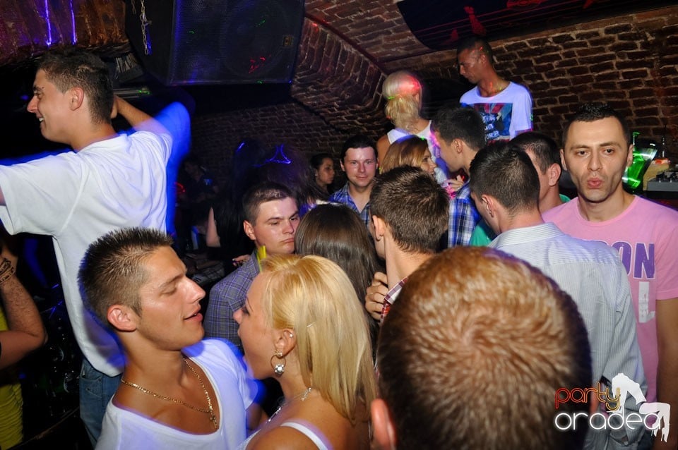 Party în Club Escape, 