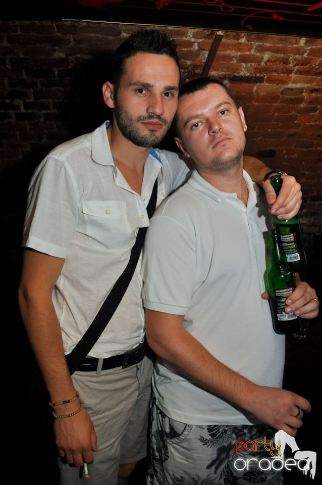 Party în Club Escape, 