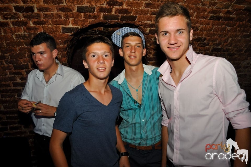 Party în Club Escape, 