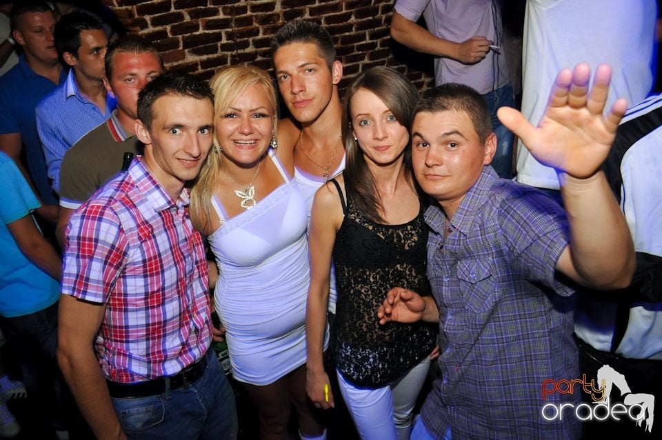 Party în Club Escape, 