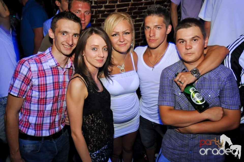 Party în Club Escape, 