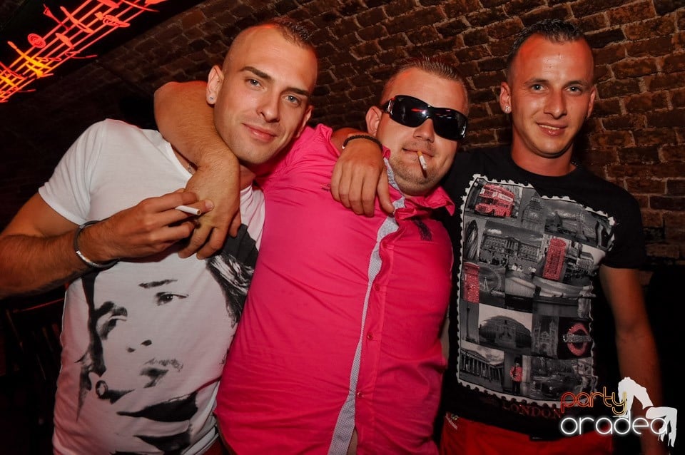 Party în Club Escape, 