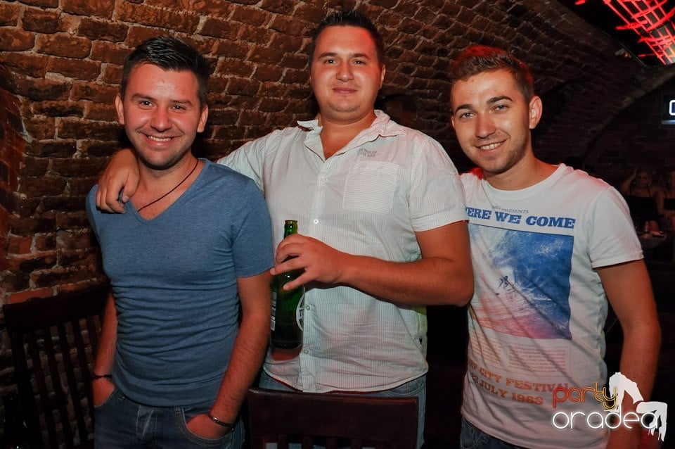 Party în Club Escape, 