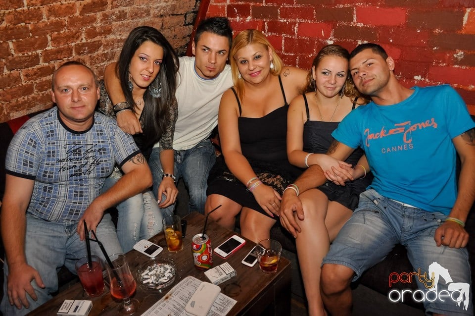 Party în Club Escape, 