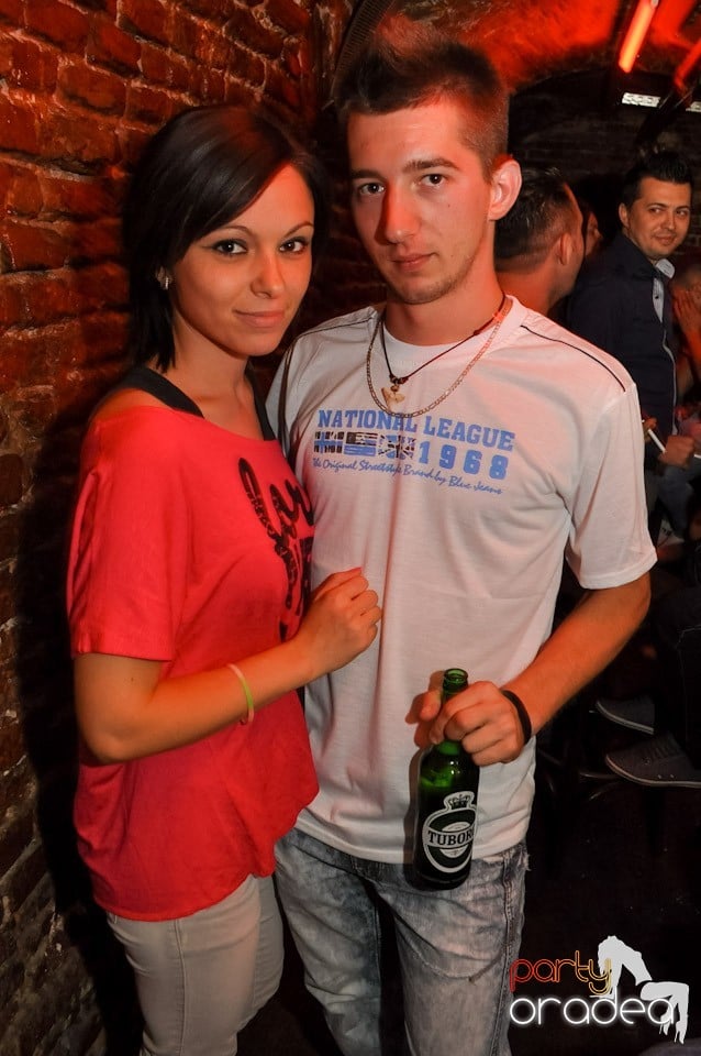 Party în Club Escape, 