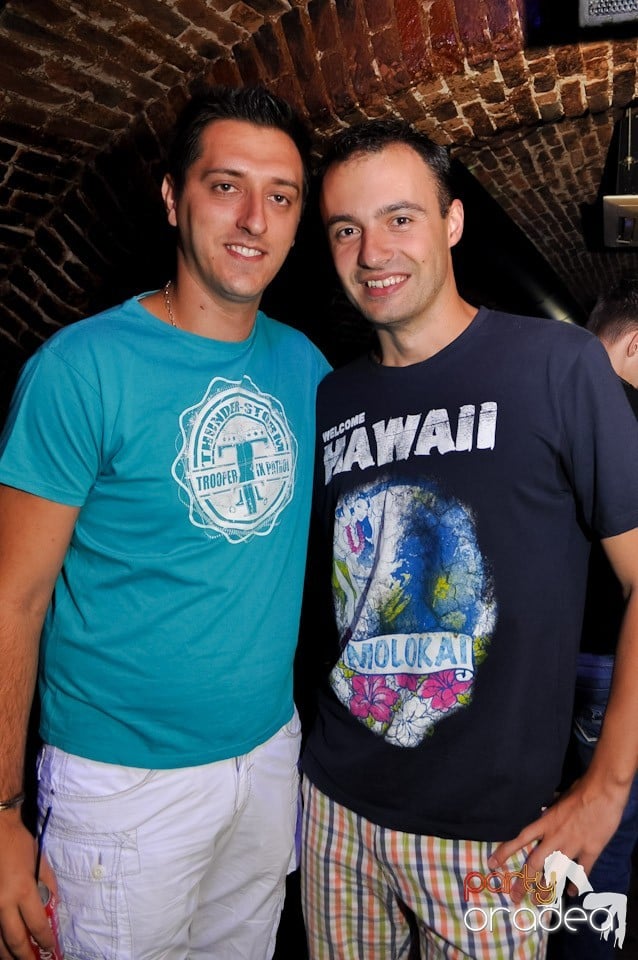 Party în Club Escape, 