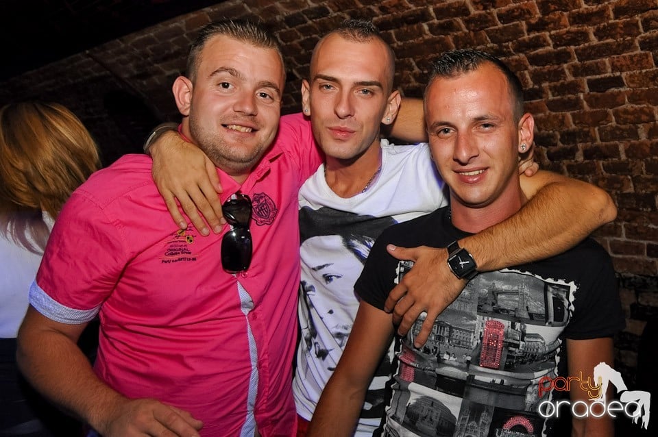 Party în Club Escape, 