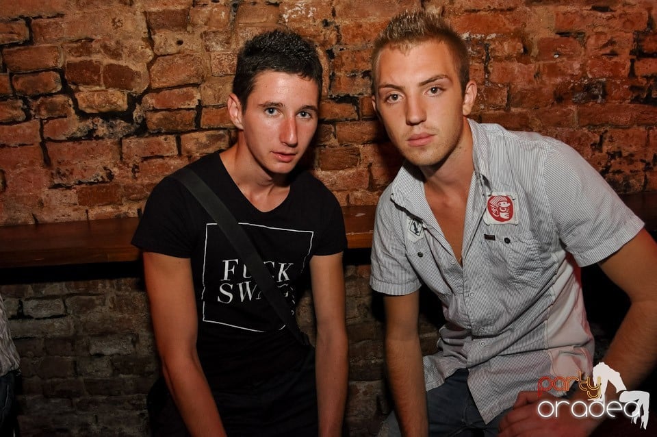 Party în Club Escape, 