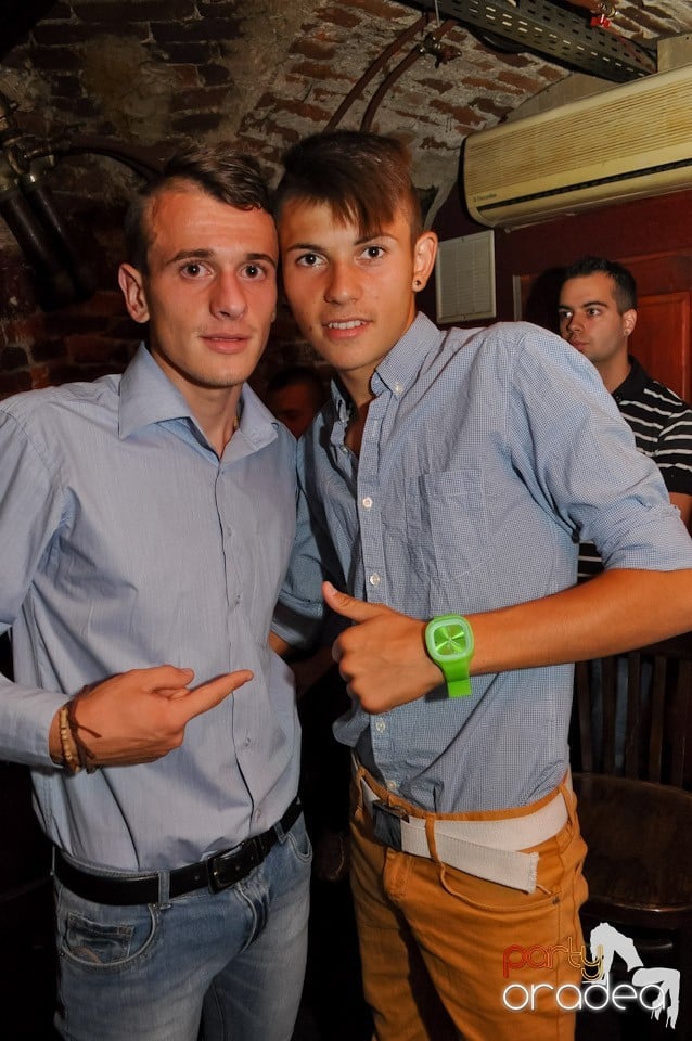 Party în Club Escape, 