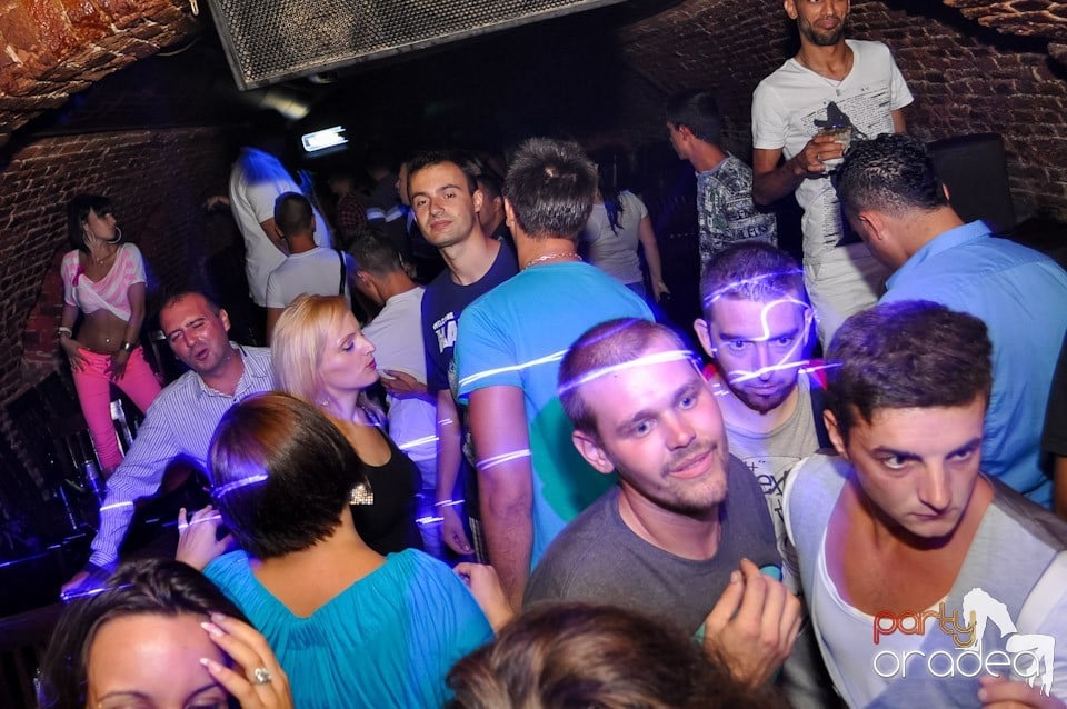 Party în Club Escape, 