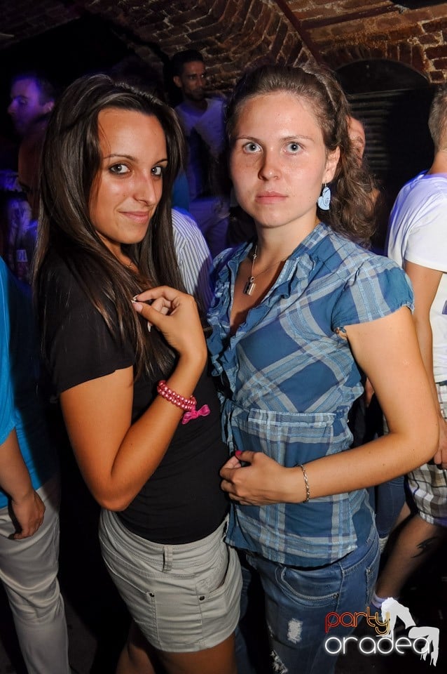 Party în Club Escape, 