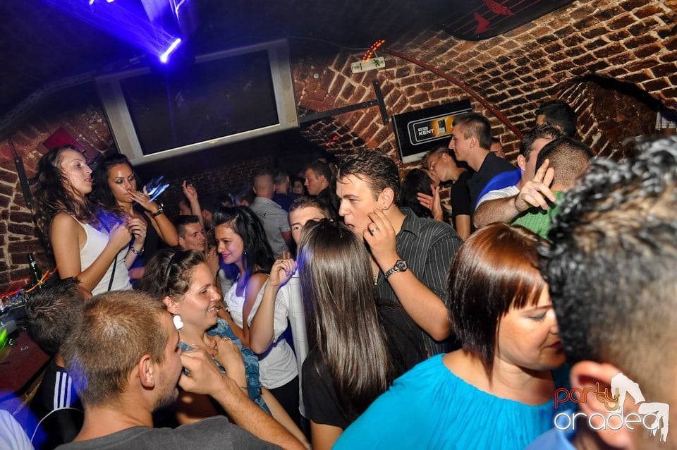 Party în Club Escape, 