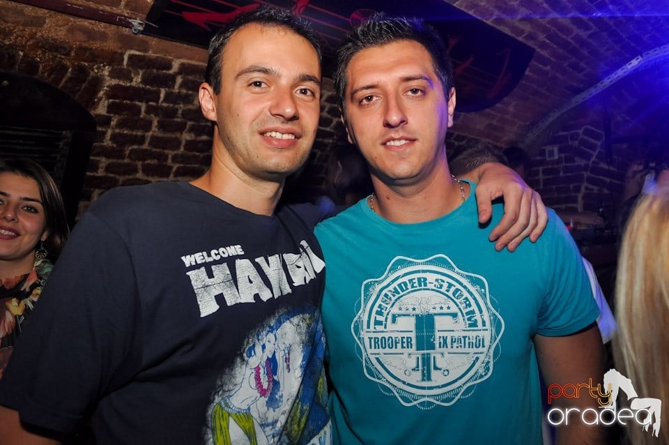 Party în Club Escape, 