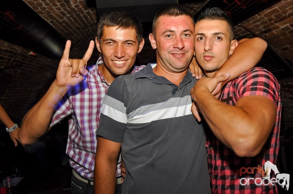 Party în Club Escape, 