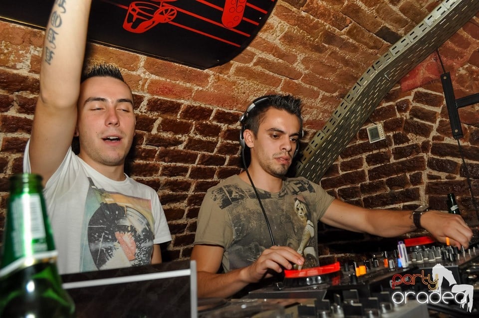 Party în Club Escape, 