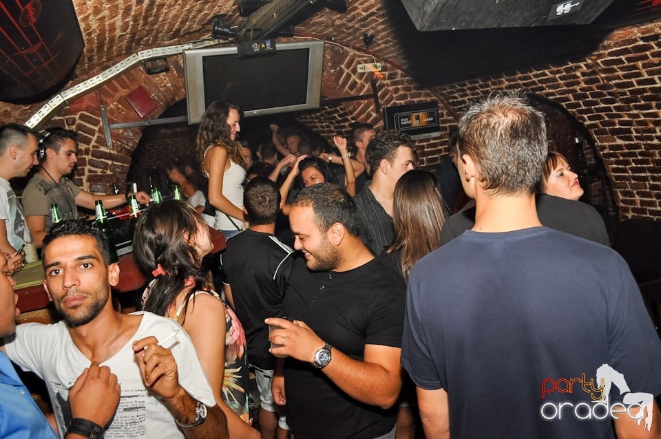 Party în Club Escape, 