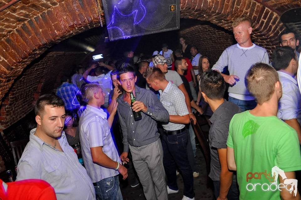 Party în Club Escape, 