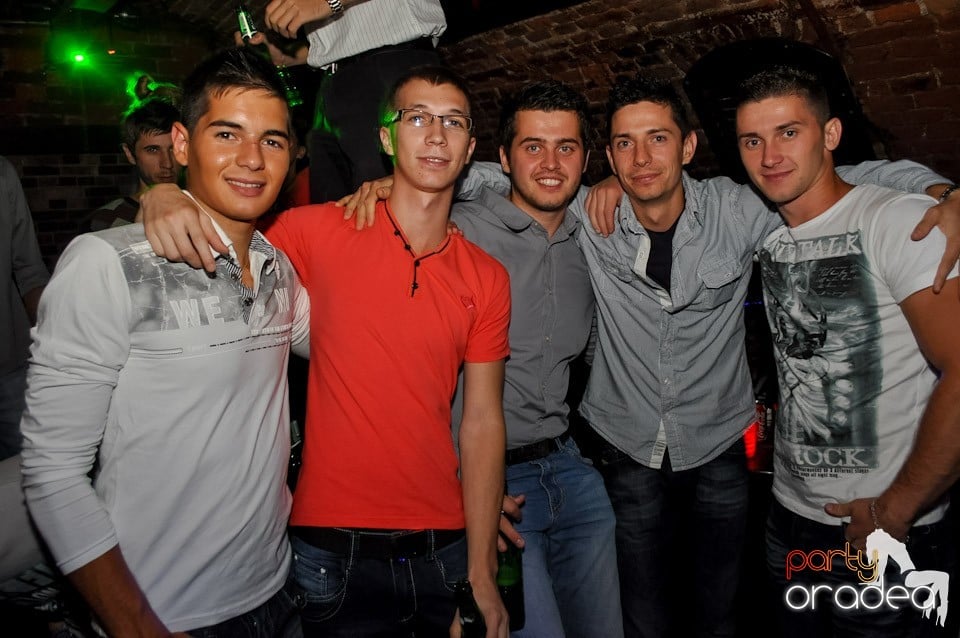 Party în Club Escape, 