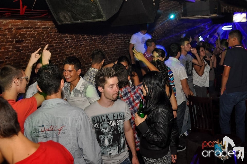 Party în Club Escape, 