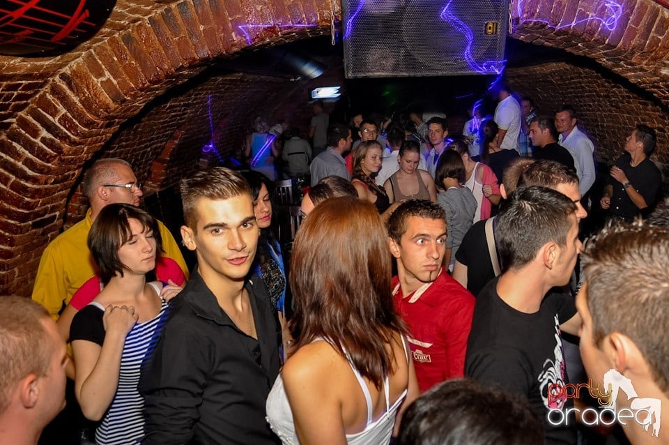 Party în Club Escape, 
