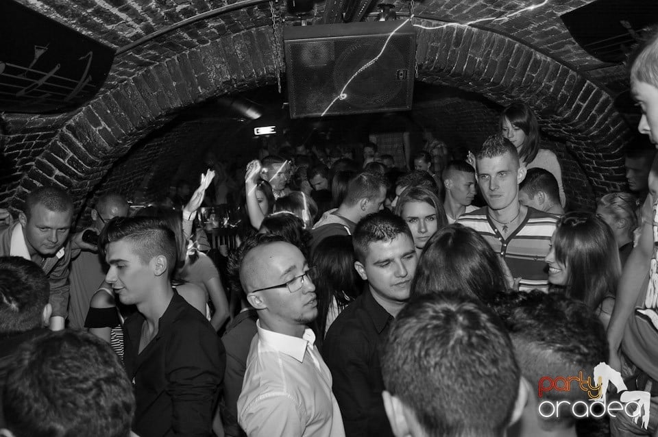 Party în Club Escape, 