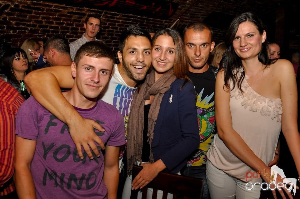 Party în Club Escape, 