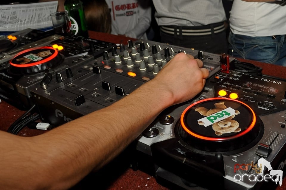 Party în Club Escape, 