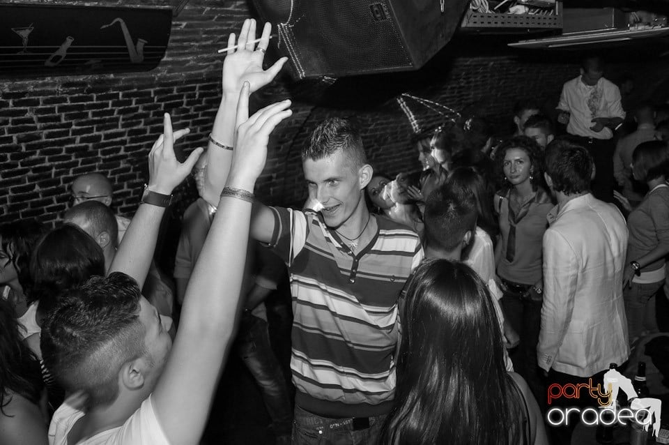 Party în Club Escape, 