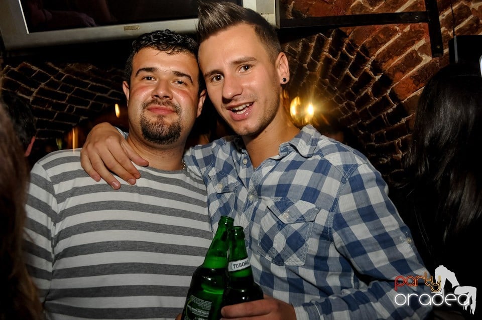 Party în Club Escape, 