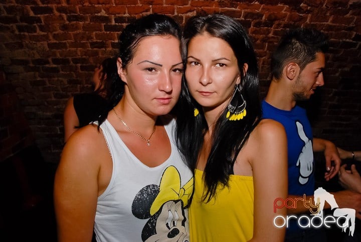 Party în Club Escape, 