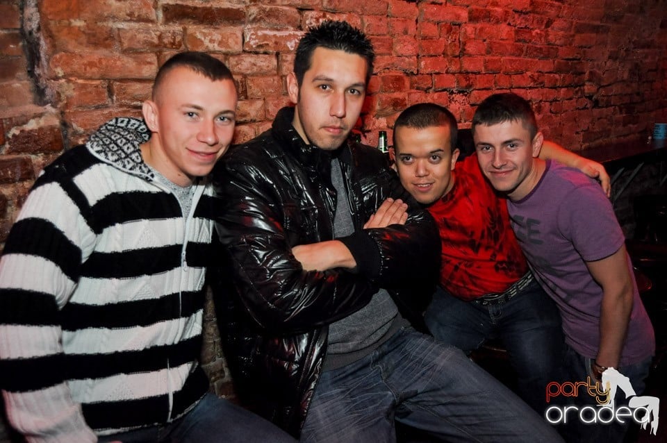 Party în Club Escape, 