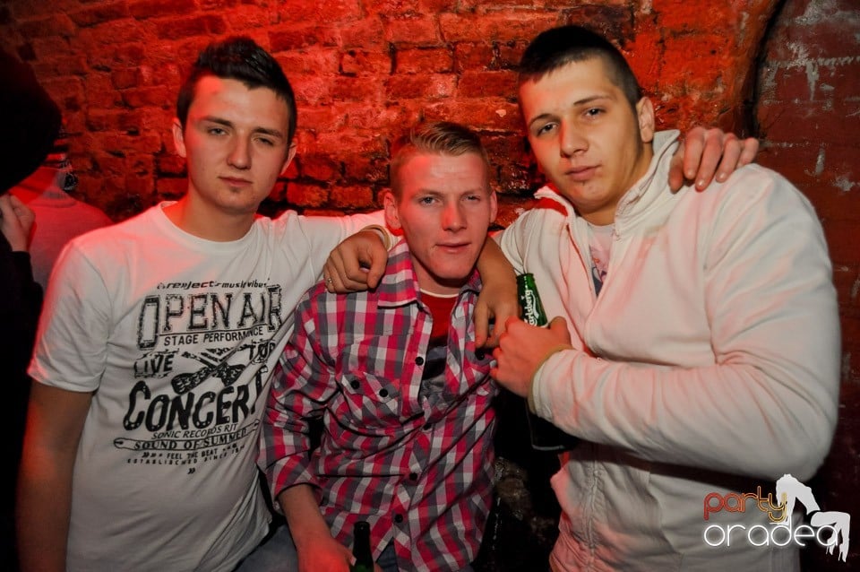 Party în Club Escape, 