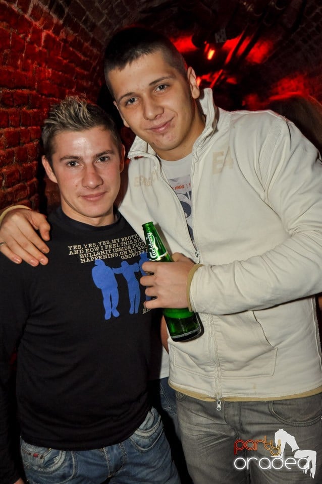 Party în Club Escape, 