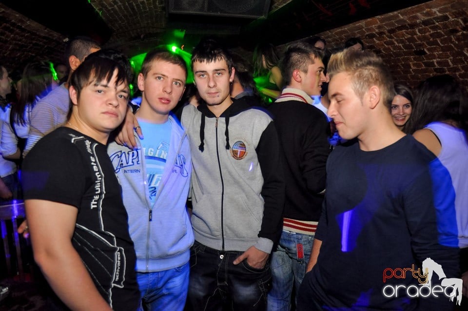 Party în Club Escape, 