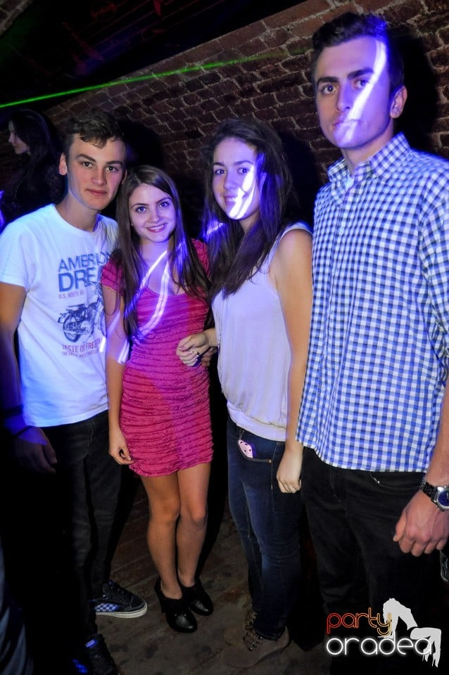 Party în Club Escape, 