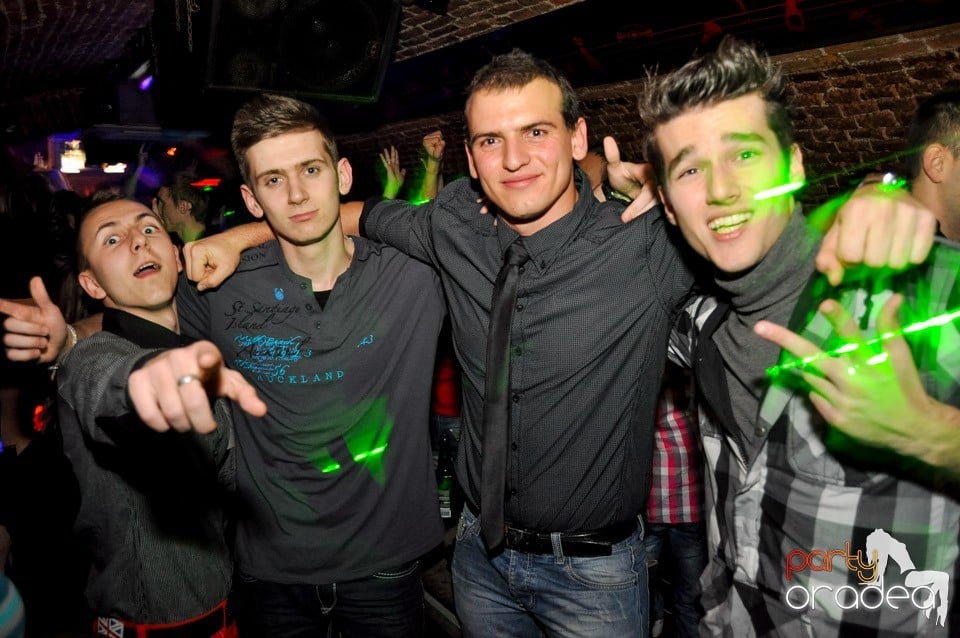 Party în Club Escape, 