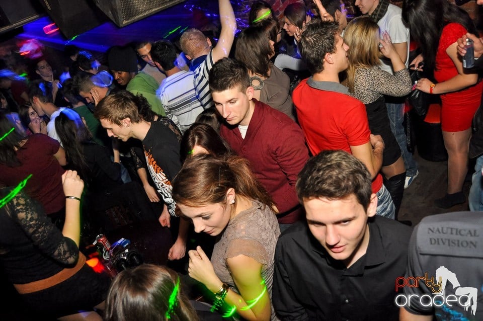 Party în Club Escape, 