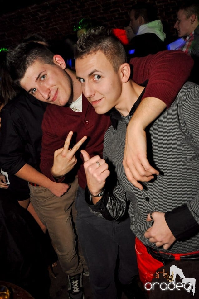 Party în Club Escape, 