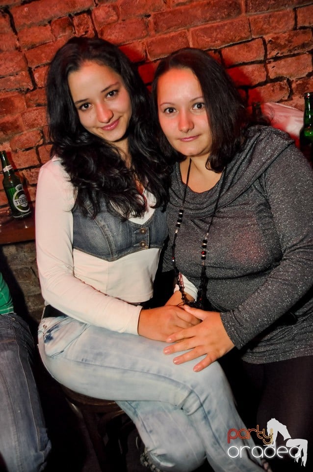 Party în Club Escape, 