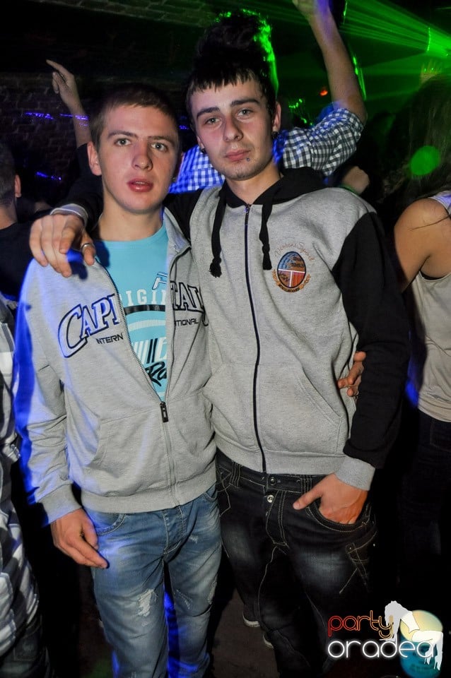 Party în Club Escape, 